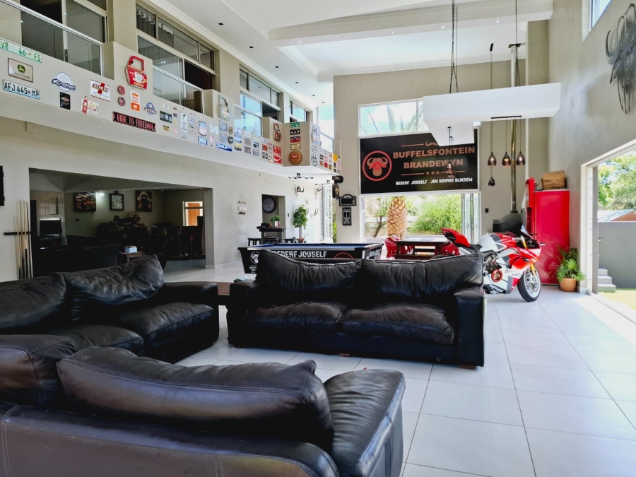 5 Bedroom Property for Sale in Rayton Free State